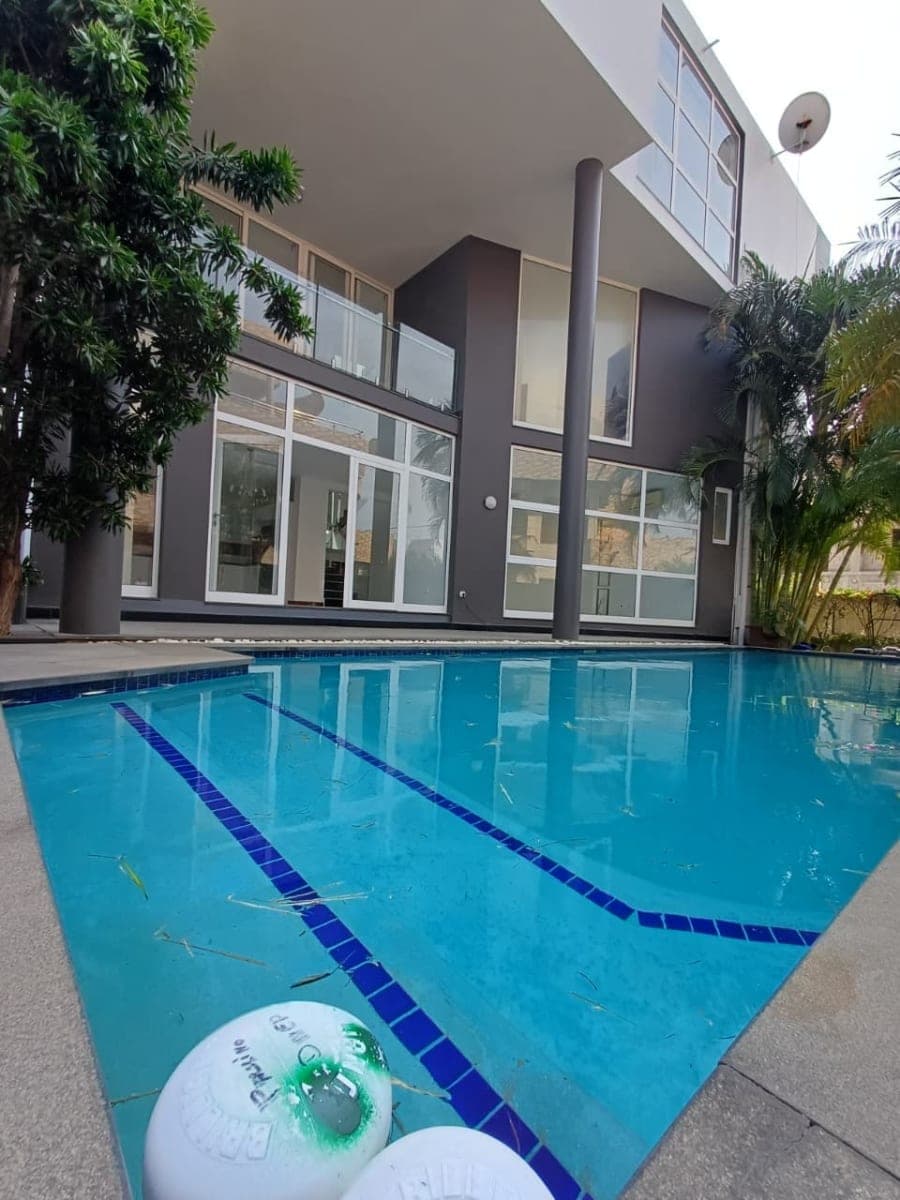 Moradia Luxuriosa Tipo 5 Bairro Triunfo